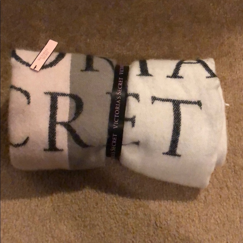 Brand new with tags! Super soft!!!